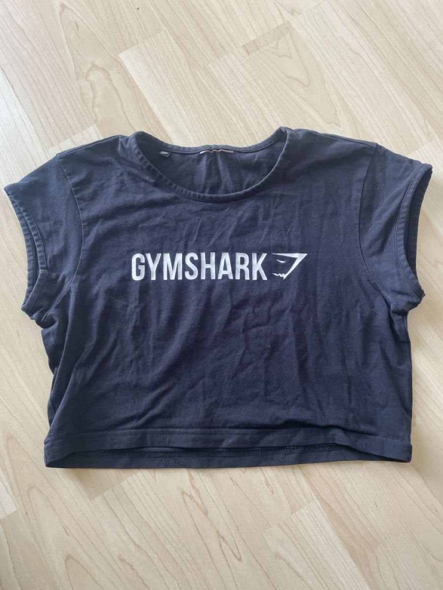 Gymshark Tops: Gymshark Crop Top, Schwarz, Grösse S-M – Gebraucht aus Sissach von nelimas