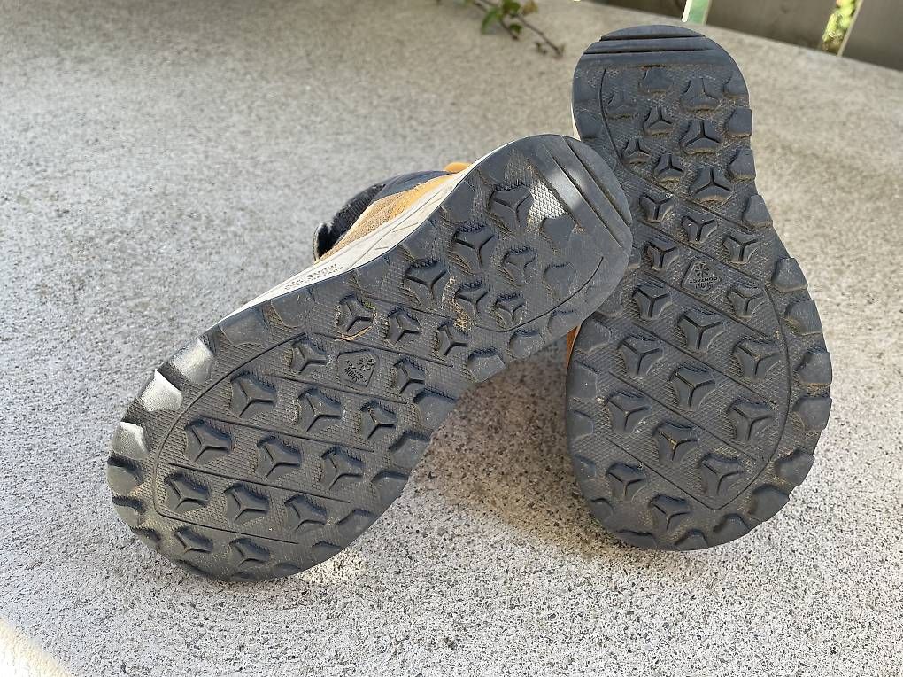 Scarpe per ragazzi: Winterschuhe Grösse 29 – Usato da Brütten venduto da Snowkiwi 1