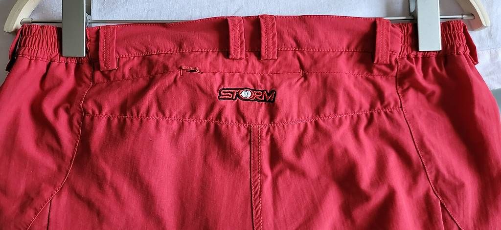 Pantaloni: Sportliche Capri-Hose 40 – Usato da Zizers venduto da Roosi1 4
