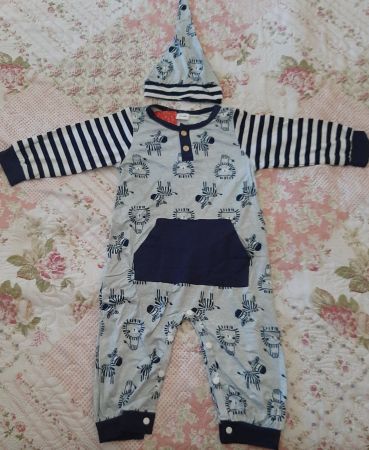 Babykleidung