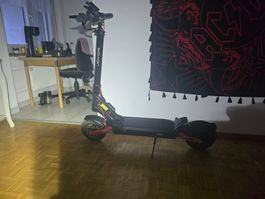 JOYOR E-Scooter Model T6 E Pro Neuwertig, Zugelassen 21km/h