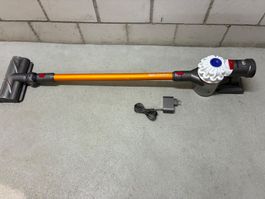 Dyson V 8