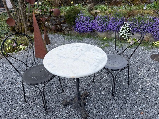 Set di tavolo e panche: Runder Marmortisch Bistrotisch mit 2 Stühlen – Usato da Goldingen venduto da edi_qhx9