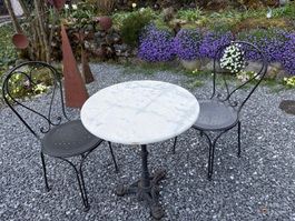 Runder Marmortisch Bistrotisch mit 2 Stühlen