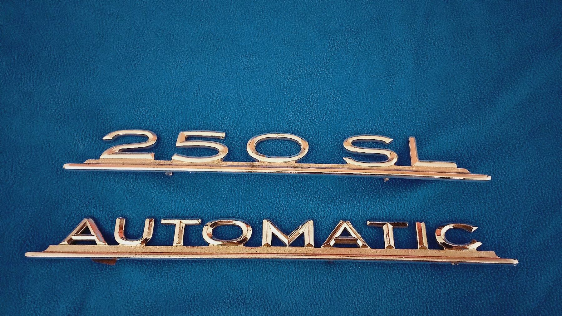 Toutes les pièces auto: Mercedes Pagode 250 SL / Automatic – Neuf (Voir description) à Zürich par hec_j689