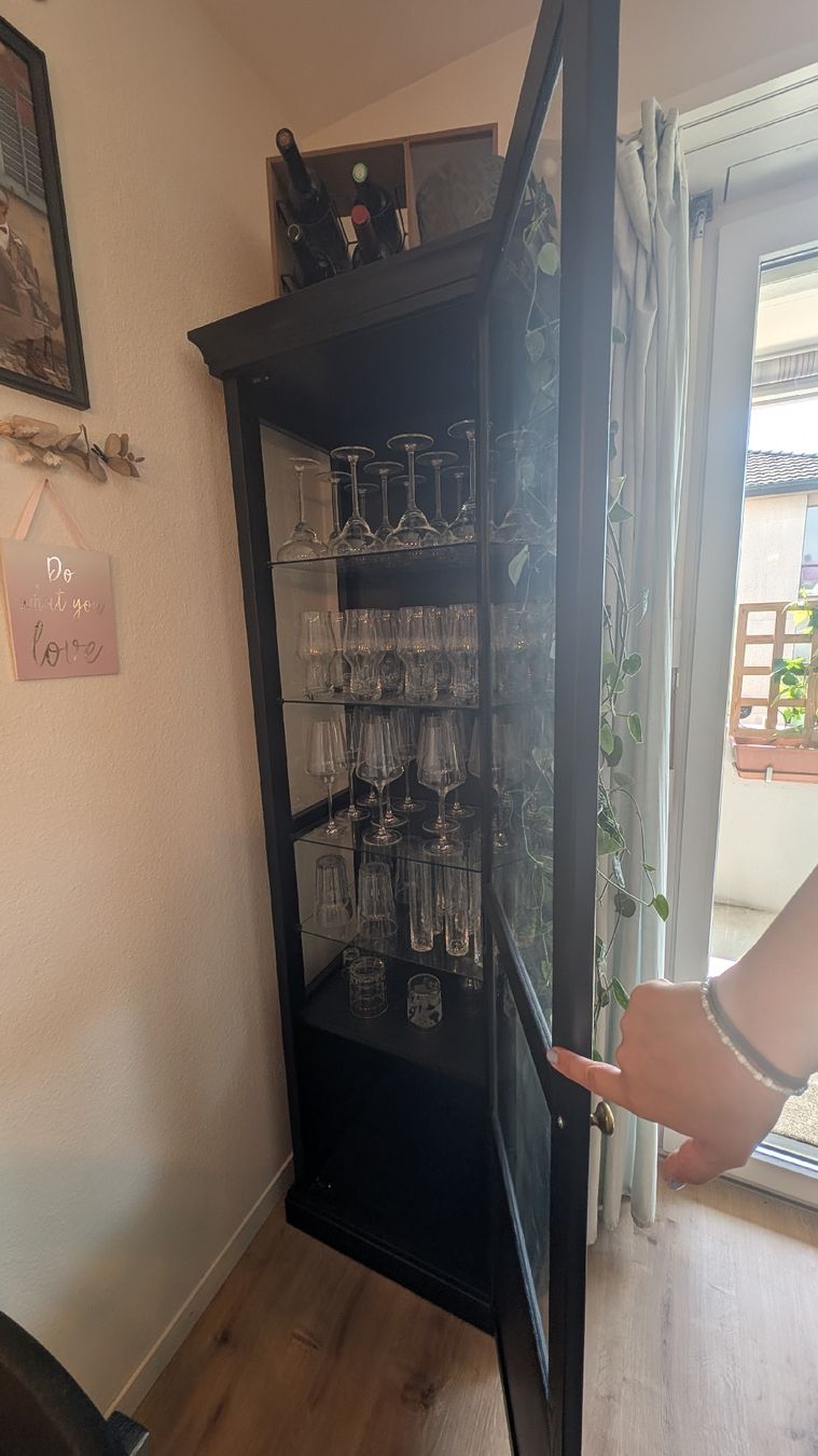 Ikea Vetrine: Vitrinenschrank schwarz mit Glasfronten – Usato da Bremgarten AG venduto da Tabea1108 1