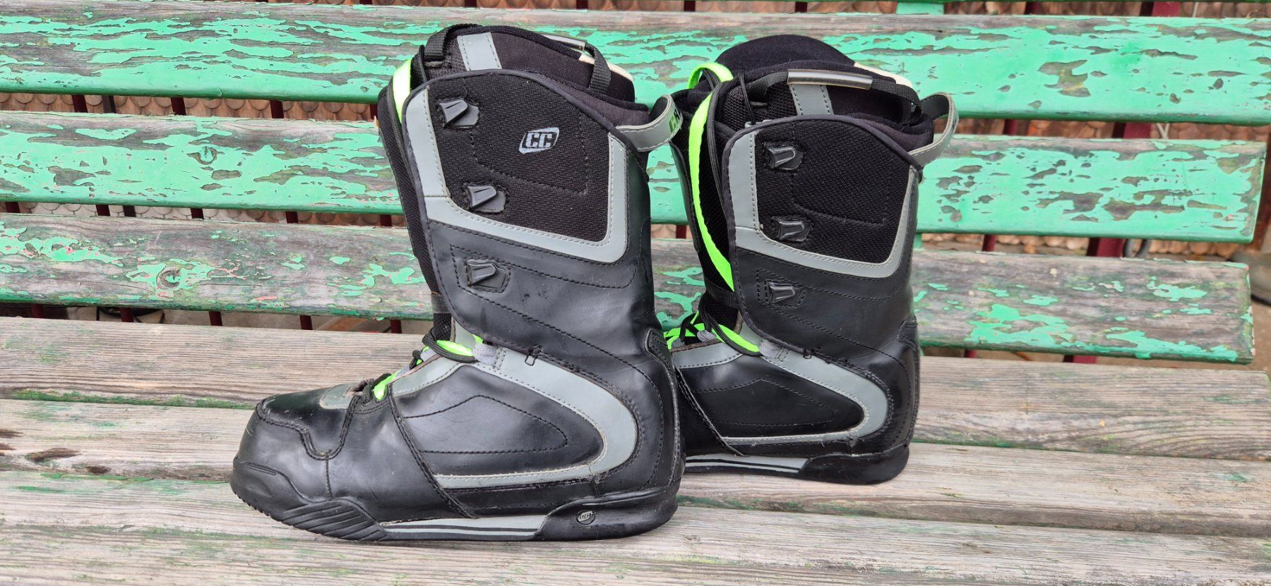 Scarpe da uomo: Snowboardschuhe – Usato da Meikirch venduto da Cluu 3