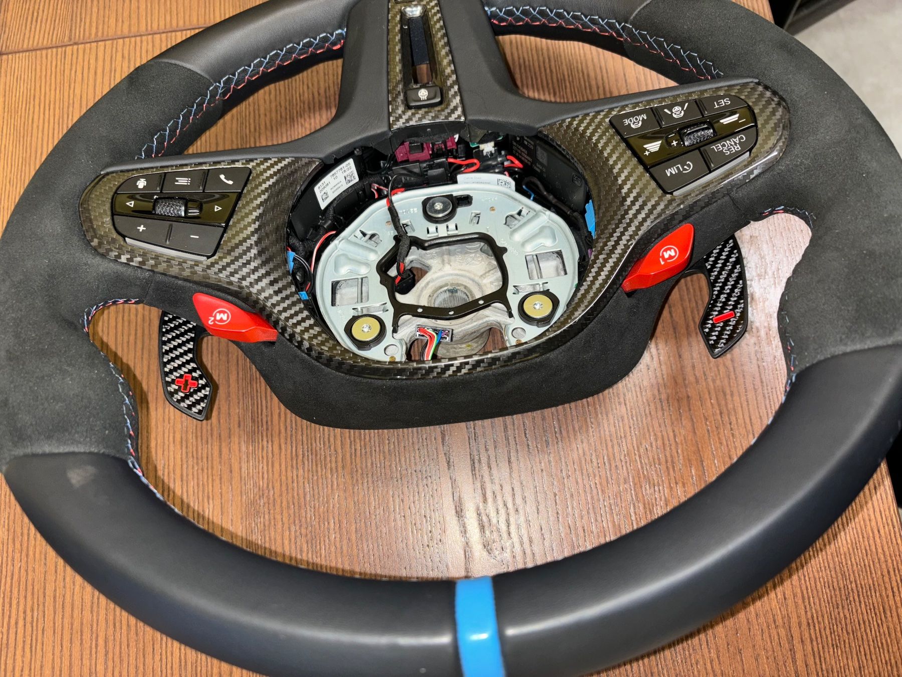 BMW Tutti pezzi di ricambio auto: BMW M-Lenkrad Performance Carbon/Alcantara – Usato da Münchwilen TG venduto da Rick980 5