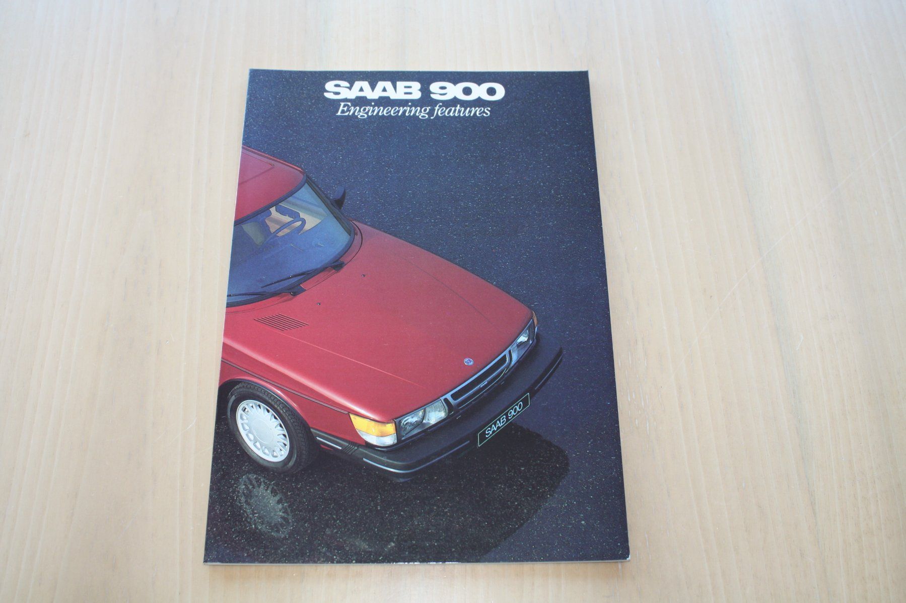 Saab Documenti: Saab 900 Engineering Features USA Prospekt 1986 – Usato da Wikon venduto da erwin400