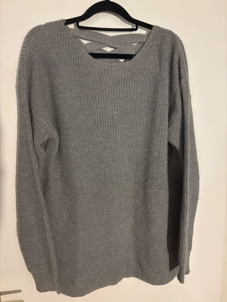 Pullover & Sweatshirts: Damen Pullover ICHI grau Grösse M mit Rückendetail – Gebraucht aus Flims Dorf von chauy