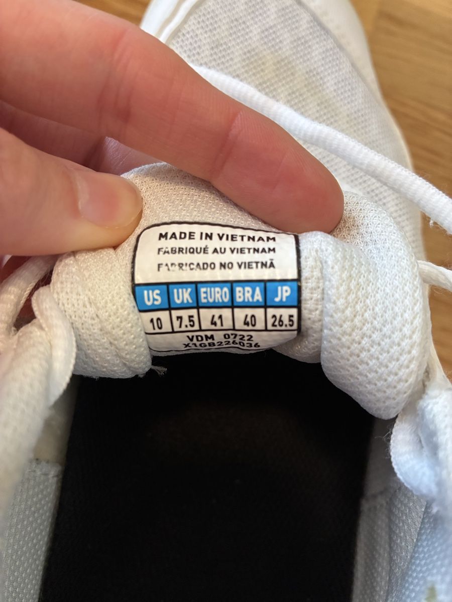 Scarpe da donna: Wave Phantom 3 Turnschuhe Weiss Gr 41 gebraucht – Usato da Niederwangen BE venduto da jel_ah 3