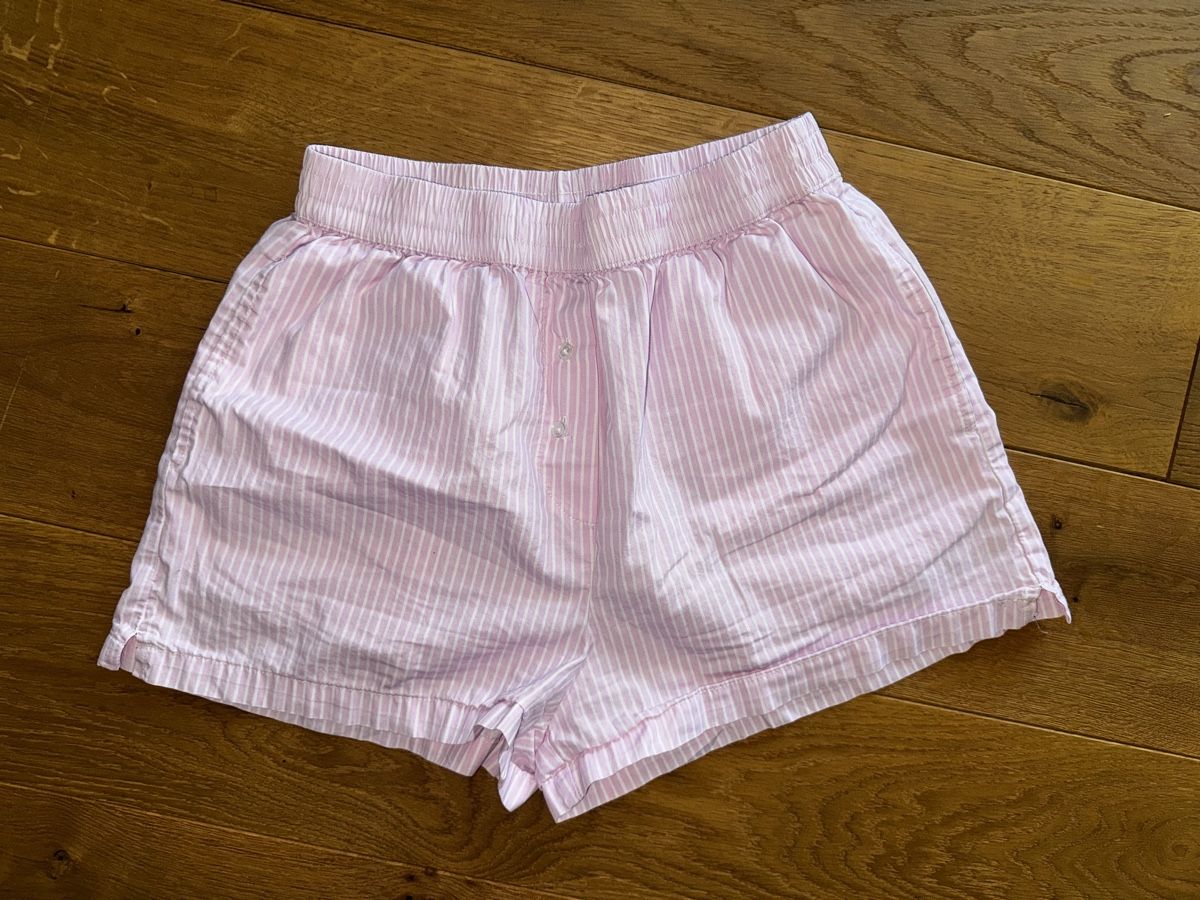 Stradivarius Pantaloni: Gestreifte Shorts pink – Usato da Schaan venduto da kri_tsw8 4