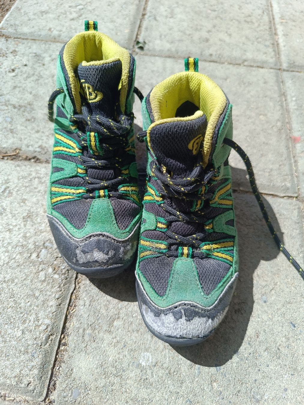 Scarpe per ragazzi: Kinder Wanderschuhe Gr. 28 mit Vibram Sohle – Usato da Berikon venduto da mezzze 1