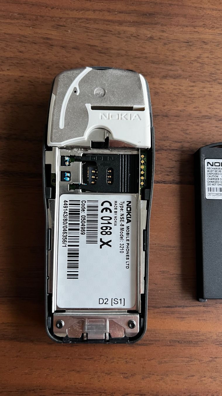 Nokia Handys / Smartphones: Nokia 3210 (Typ: NSE-8) – Gebraucht aus Olten von Mezoti 4