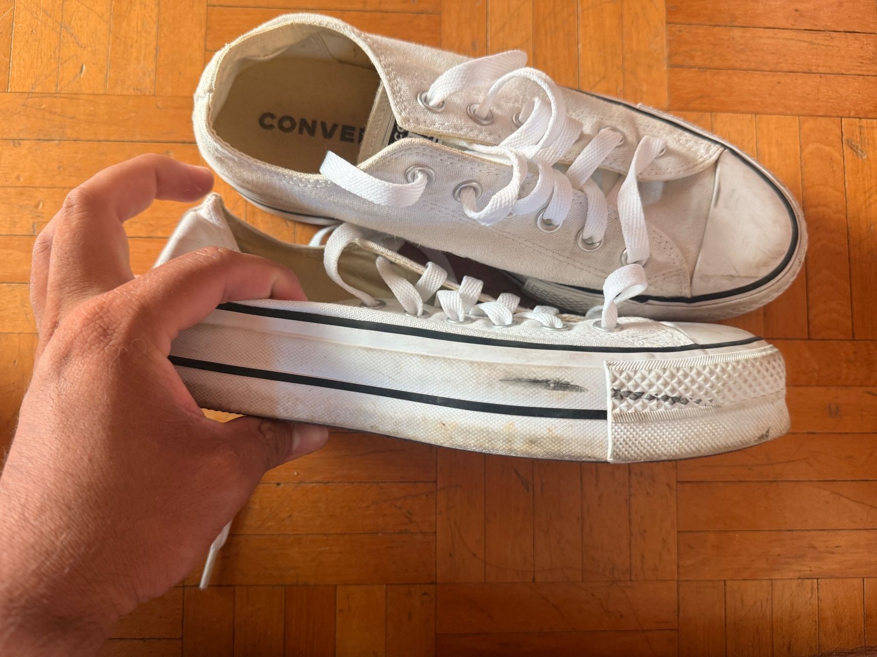 Converse Chaussures hommes: Weisse Converse 'All Star' in Grösse 39.5 – D'occasion à Thalwil par ric_6zpr 2