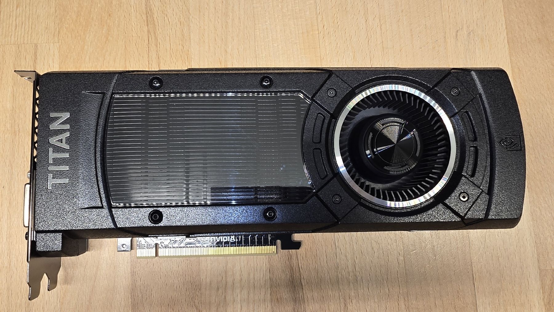 Nvidia Schede grafiche: Nvidia Titan XP 12GB Grafikkarte – Usato da Oberegg venduto da Tungsten7