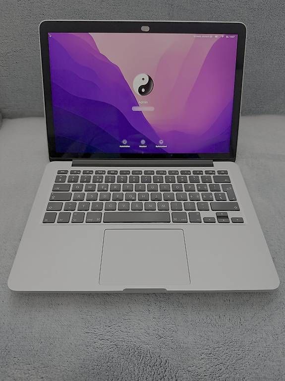 Apple Notebook: MacBook Pro 13", i5, 8 GB RAM, 1TB SSD, 2015 – Usato da St.Gallen venduto da hss_GmbH