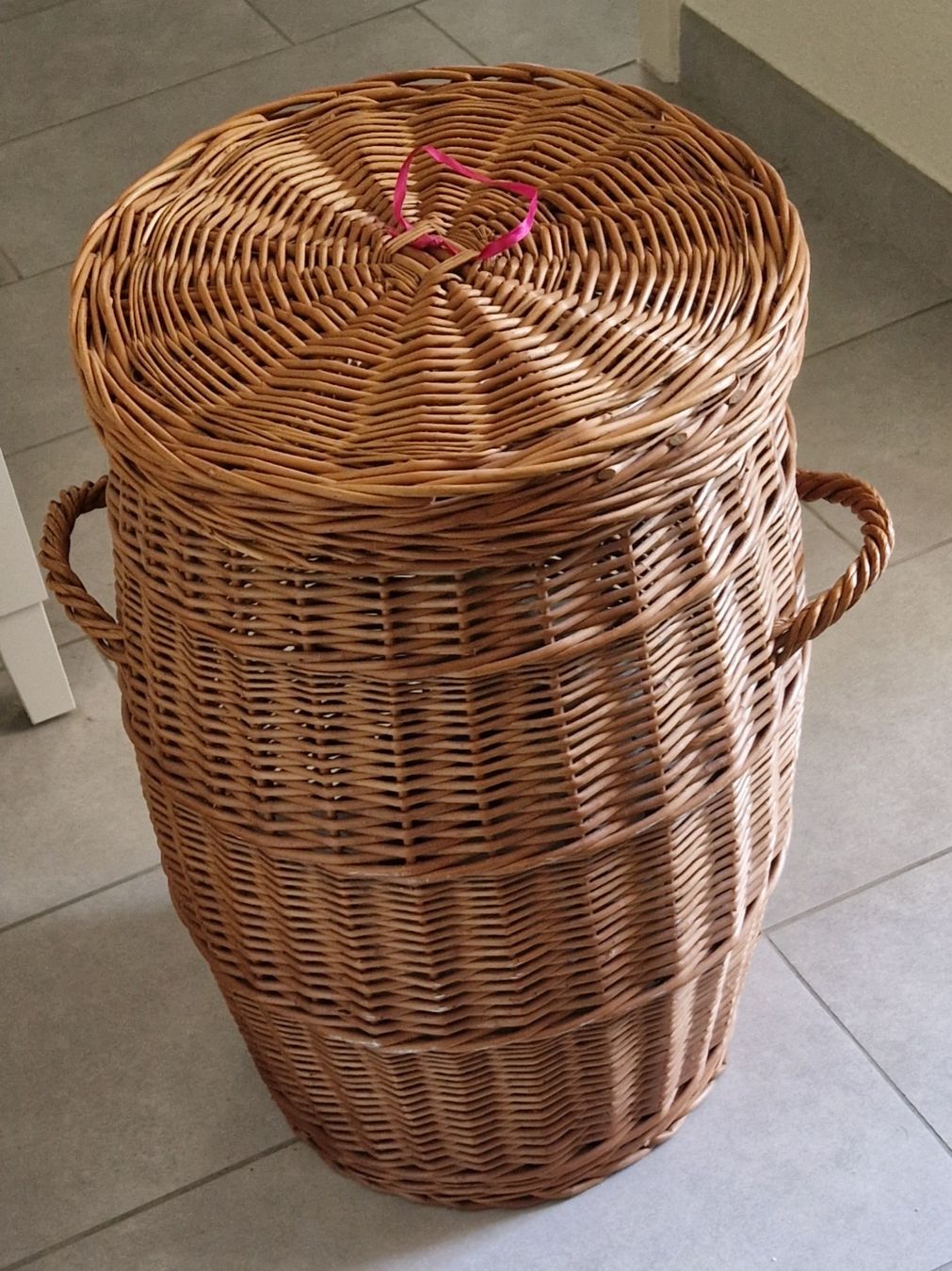 Cesti per biancheria: panier à linge en osier – Usato da Couvet venduto da Pioune