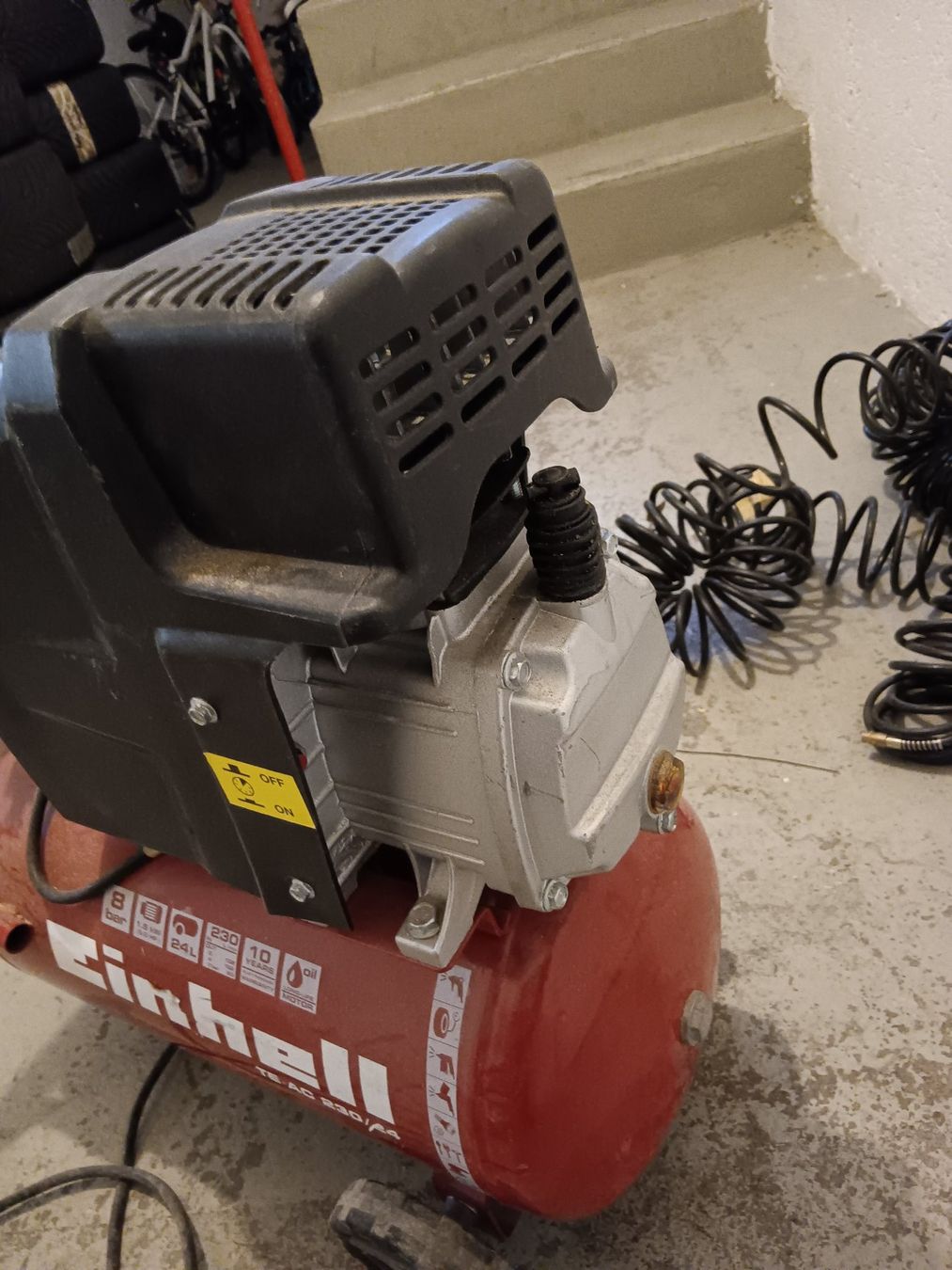 Compressori: Einhell Kompressor TE-AC 230/24 gut erhalten, mit Schlauch. – Usato da Unterkulm venduto da chr_298s 1