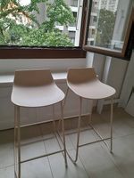 Chaises hautes de bar beiges
