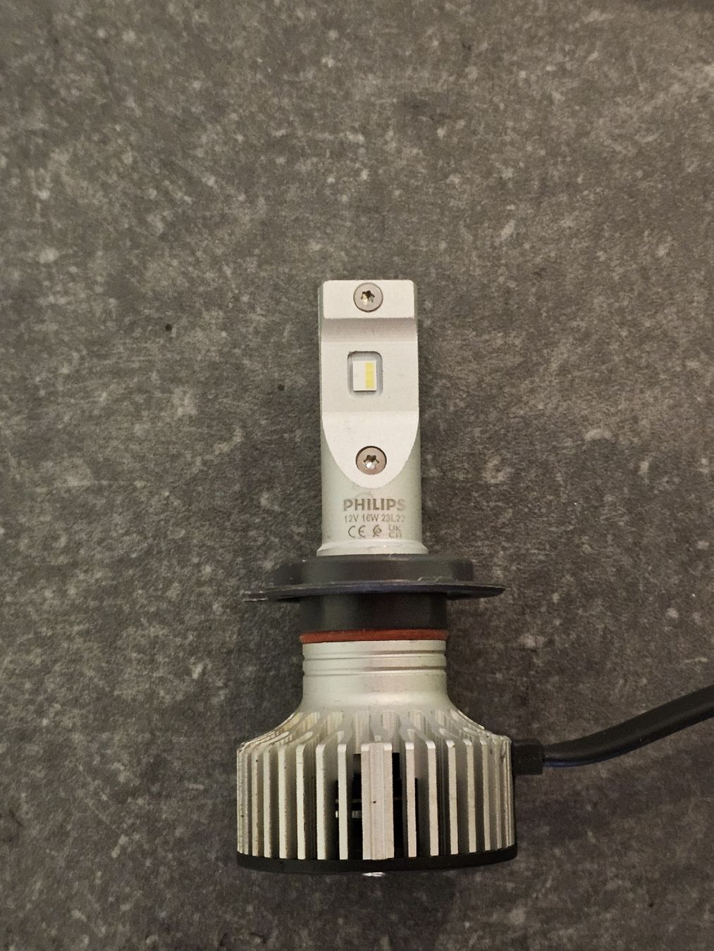Philips Tutti pezzi di ricambio auto: Philips H7 LED Ultinon Pro6000 HL PX26d – Usato da Saas-Fee venduto da naciaa 1