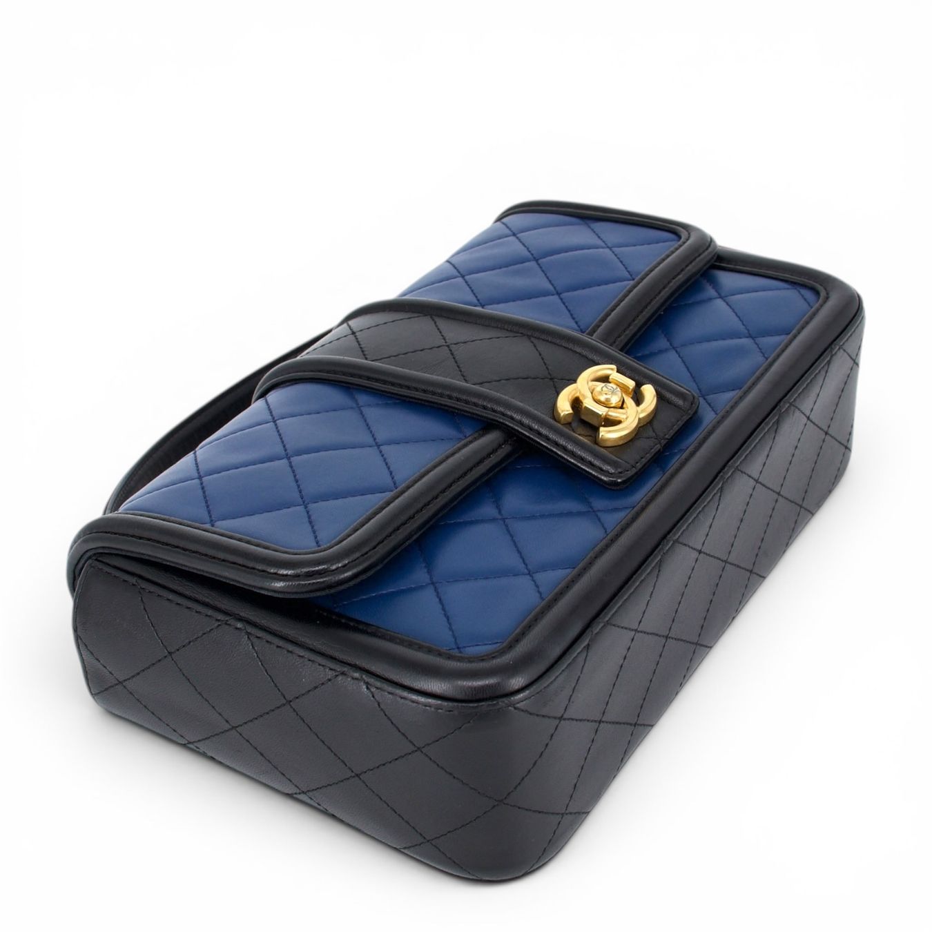 Chanel Borse da donna: Chanel Tasche schwarz/blau – Usato da Binningen venduto da Designerlabels 7