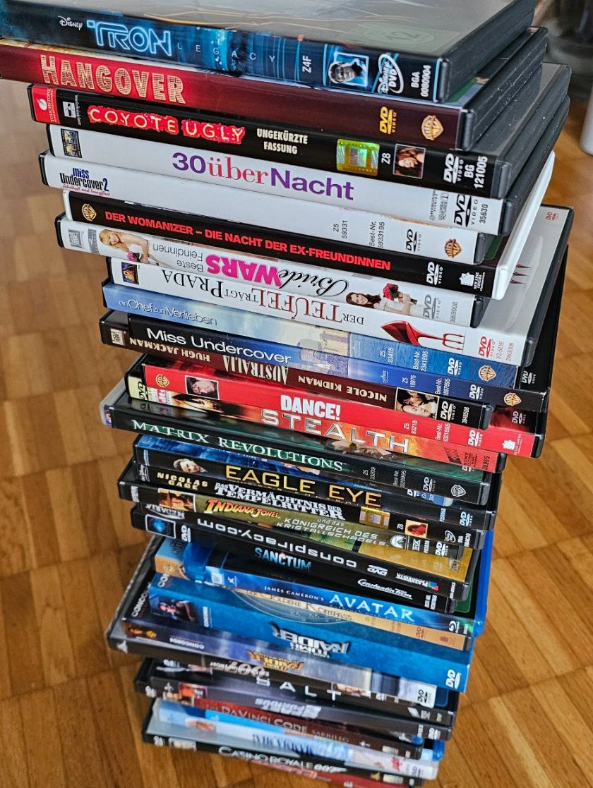 Tutti i DVDs: DVD diverse 33 Stück – Usato da Volketswil venduto da Rego66 1