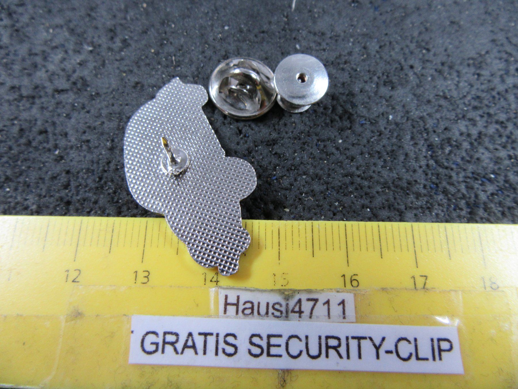 Volkswagen Placchette & Badge: VW KÄFER 1303 AUTO OLDTIMER PIN GEPRÄGT MIT SECURITY-CLIP – Usato da Ettingen venduto da Hausi4711 2