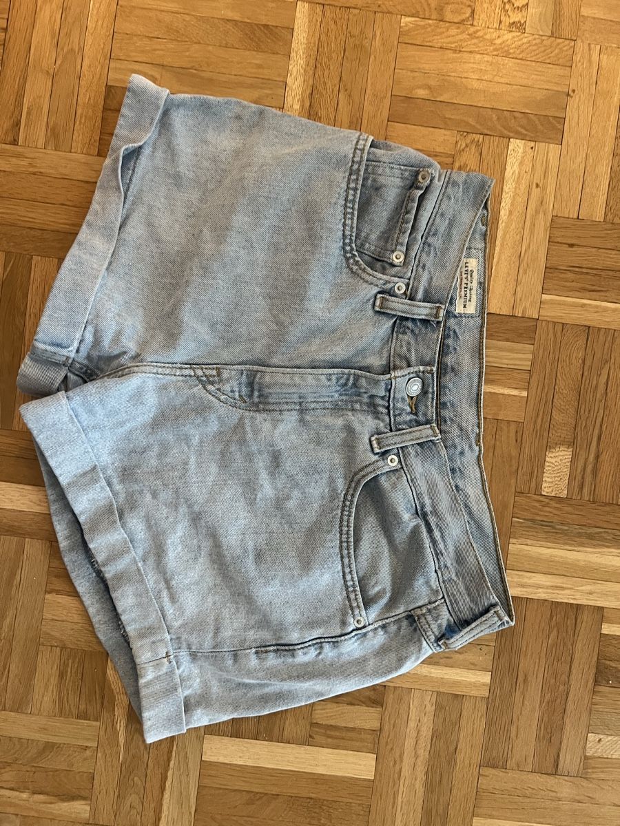 Levi's Jeans: Levi's Jeansshorts Grösse 30 – Usato da Dielsdorf venduto da zur_l8bs