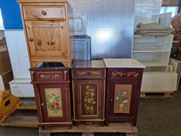 Nachttisch mit Bauernmalerei  40 X 35 X 80 hoch