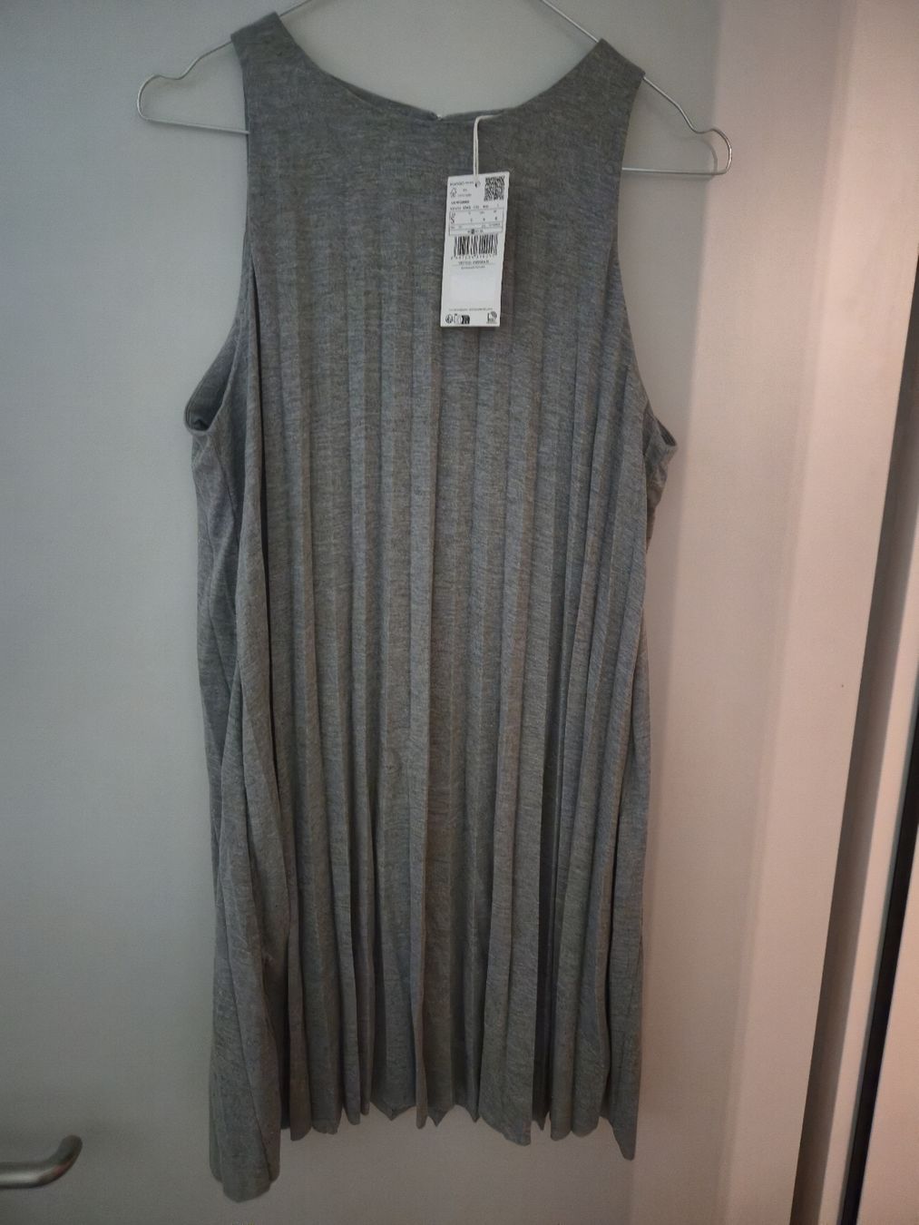 Robes: Kleid grau Grösse S mit Etikett, mango, – Neuf avec emballage d'origine à Aarau Rohr par gio_2ynj