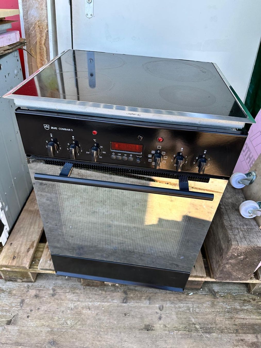 V-Zug Cucine: Backofen mit Glaskeramik – Usato da Spreitenbach venduto da Space_X 9