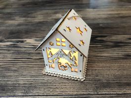 Deko Häuschen mit Licht Holzhaus Krippe