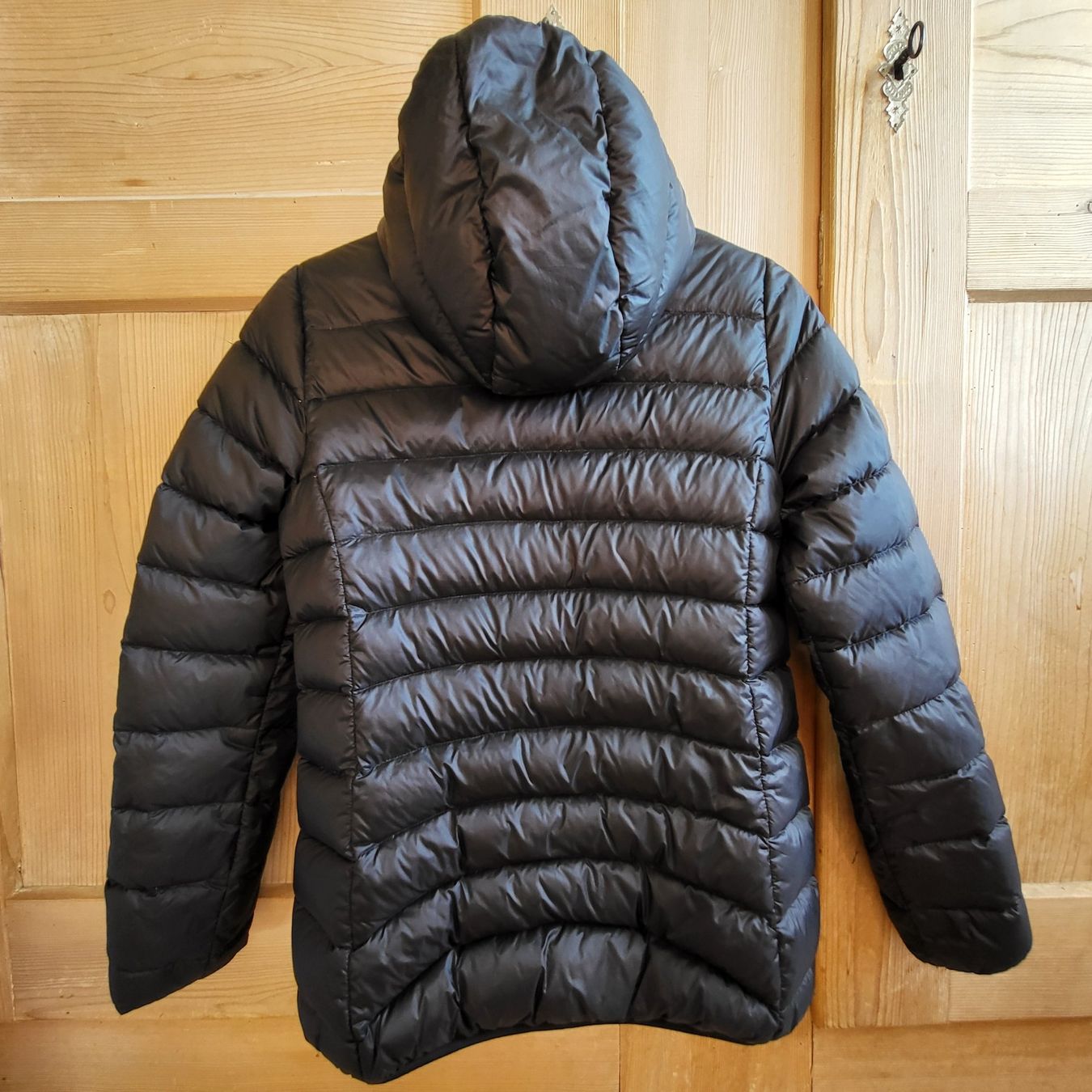Giacche: Superleichte PREMIUM Daunenjacke Gr. S – Usato da Tägertschi venduto da TheChange 1
