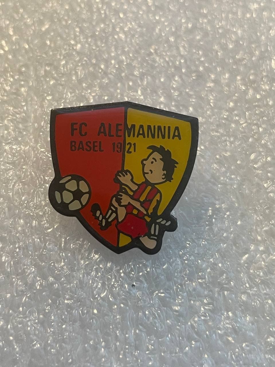 Placchette & Badge: 189. Pin - FC Alemannia Basel – Usato da Luzern venduto da Irek 1