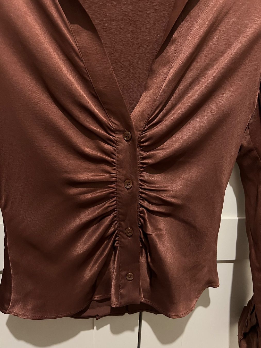 Camicette: ZARA Satin Bluse, Grösse XS, Braun – Usato da Wittenbach venduto da DGB_xoxo 1