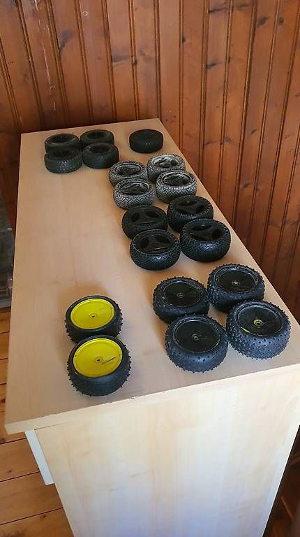 Modellismo RC: Rc Buggy Räder, Gebraucht, 12mm hex – Usato da Peist venduto da Chrigi7029