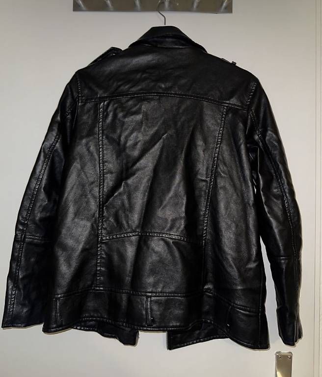 Giacche: Kunstleder Jacke, Schwarz, Gr. S – Usato da Brüttisellen venduto da Ariana-24 4