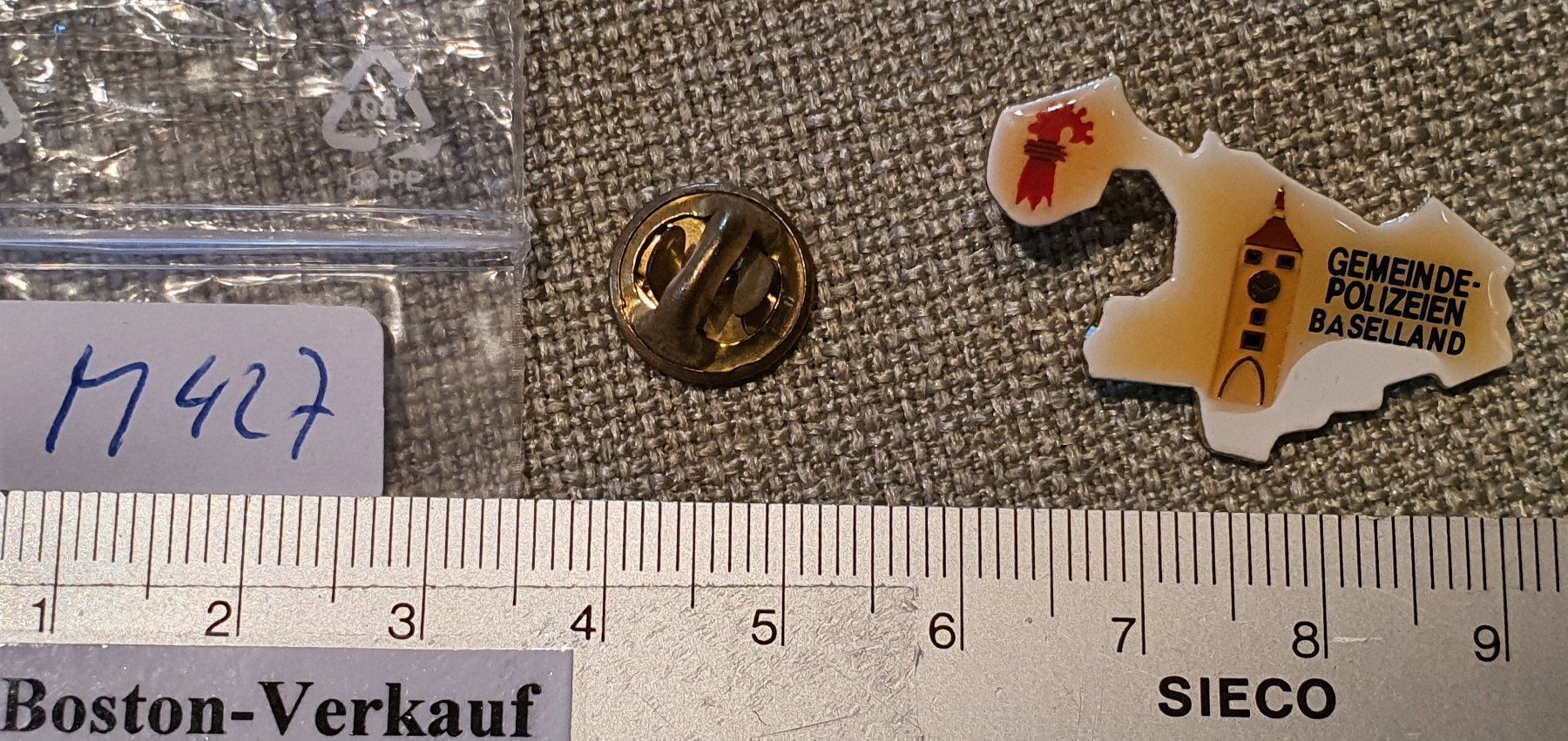 Placchette & Badge: M427 - Pin Gemeinde Polizei-en Baselland Liestal Tor – Usato da Reinach BL venduto da Boston-Verkauf 2