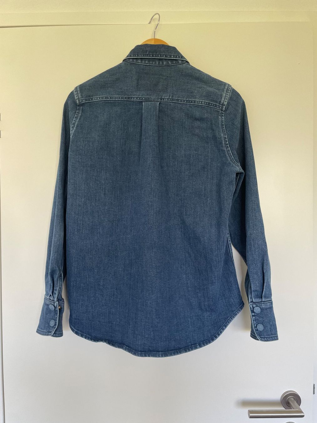 Chloé Camicette: Jeanshemd Chloé blau Denim Langarm – Usato da Buchs SG venduto da VintageHomeCH 1