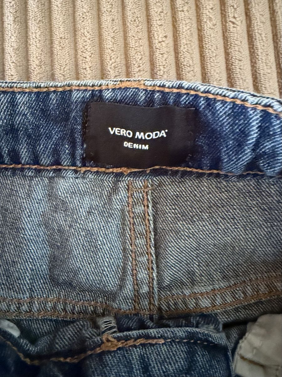 Vero Moda Pantaloni: neuwertige Vero Moda Shorts Grösse S – Nuovo (secondo la descrizione) da Recherswil venduto da luca_v 3