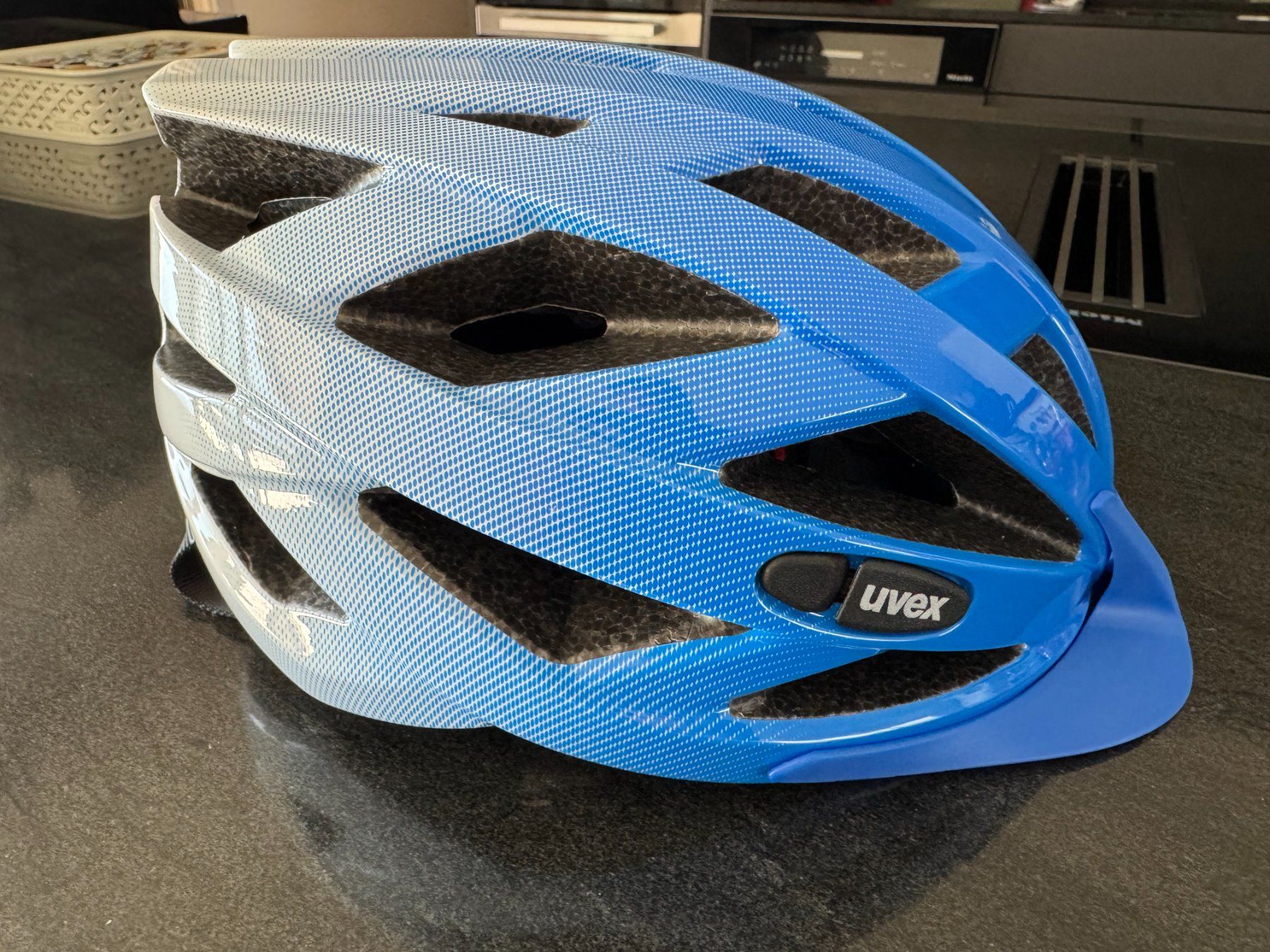 Uvex Caschi: Velo Helm uvex – Nuovo (secondo la descrizione) da Flums venduto da Hrroland 1