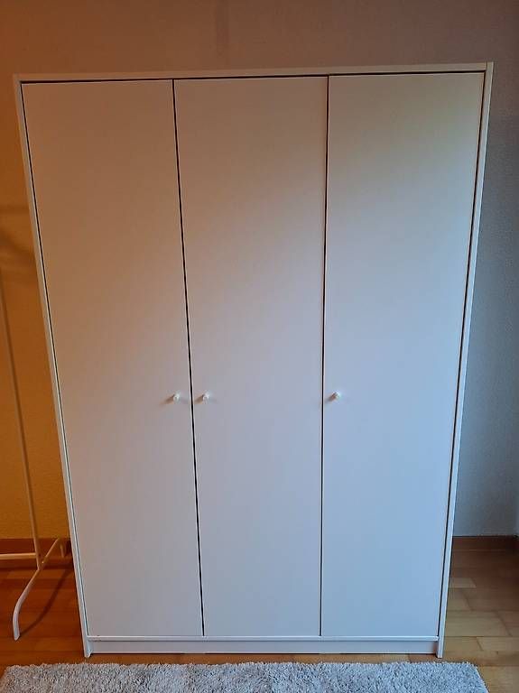 Schränke: Kleiderschrank mit 3 Türen – Gebraucht aus Zürich von lin_tjq6 3