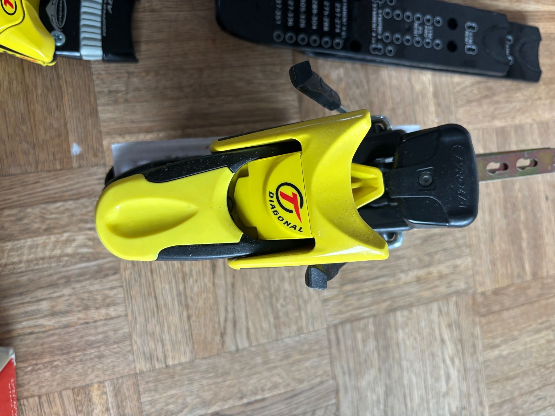 Attacchi: Tyrolia Bindung (Free Flex D9 World Cup) – Nuovo (secondo la descrizione) da Tägerwilen venduto da mar_87t5 4