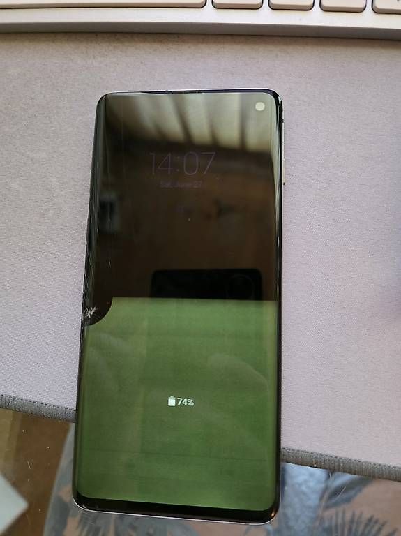 Samsung Telefoni cellulari / Smartphones: Samsung Galaxy S10 128GB Schwarz – Difettoso da Illnau venduto da Spartan226