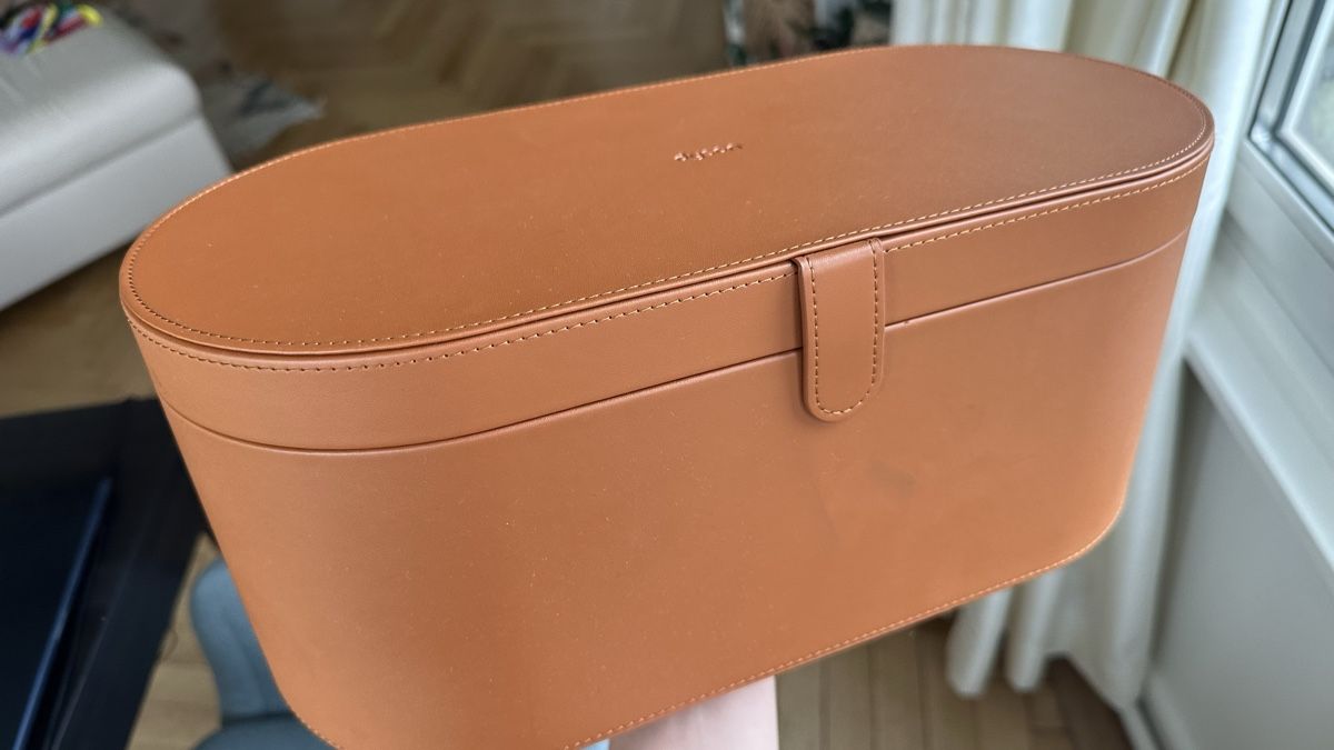 Altro per la casa: Dyson Airwrap - tan storage case - like new – Nuovo (secondo la descrizione) da Zürich venduto da ter_ckj6
