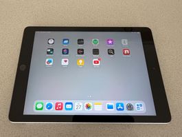 Apple iPad Tablet grau gebraucht mit Ladekabel