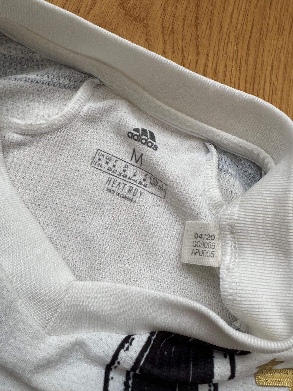 Leibchen & Hosen: Juventus Authentic Jersey – Gebraucht aus Dielsdorf von nicolicious 1