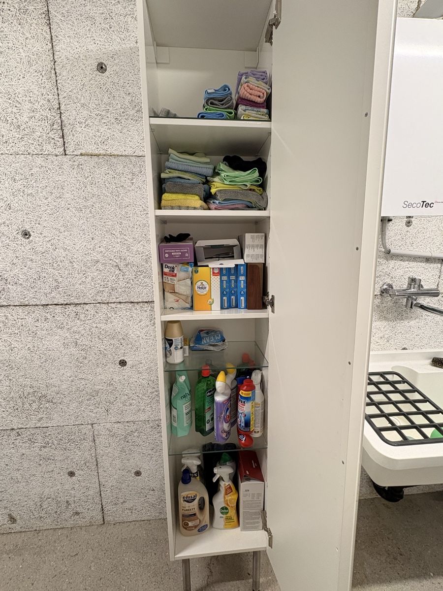 Ikea Scaffali: Tall White ikea Storage Cabinet: Godmorgon – Usato da Oberengstringen venduto da tal_t5f9 4