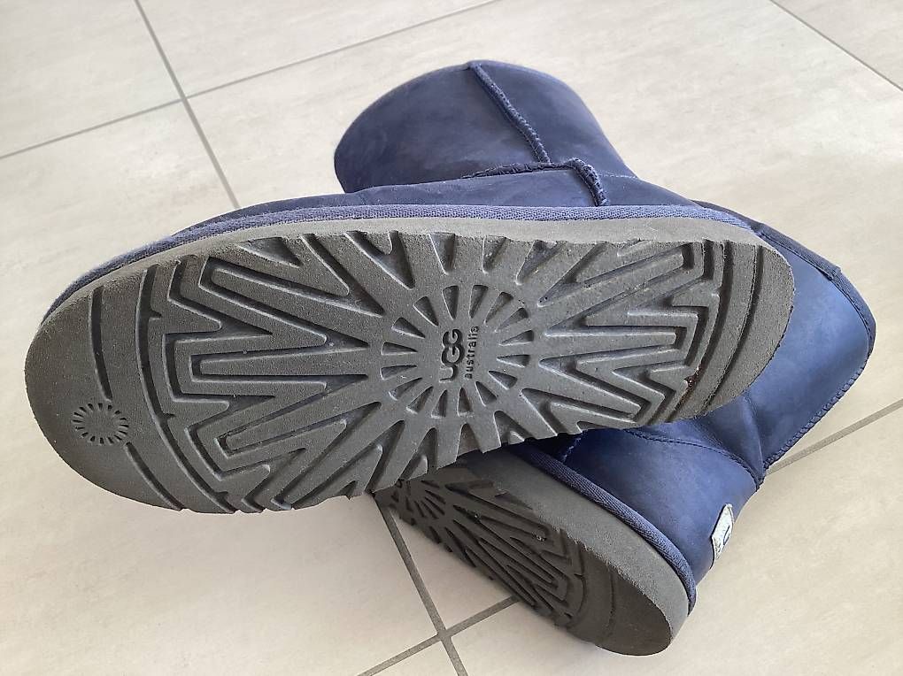 Scarpe per ragazze: UGG fille taille 33 – Usato da Prangins venduto da ann_5ngr 1